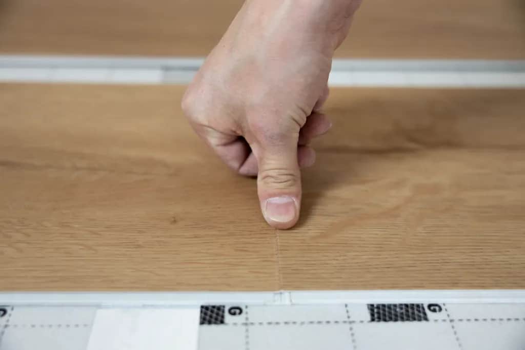 Jaką grubość paneli winylowych najlepsza, aby uniknąć problemów z trwałością?