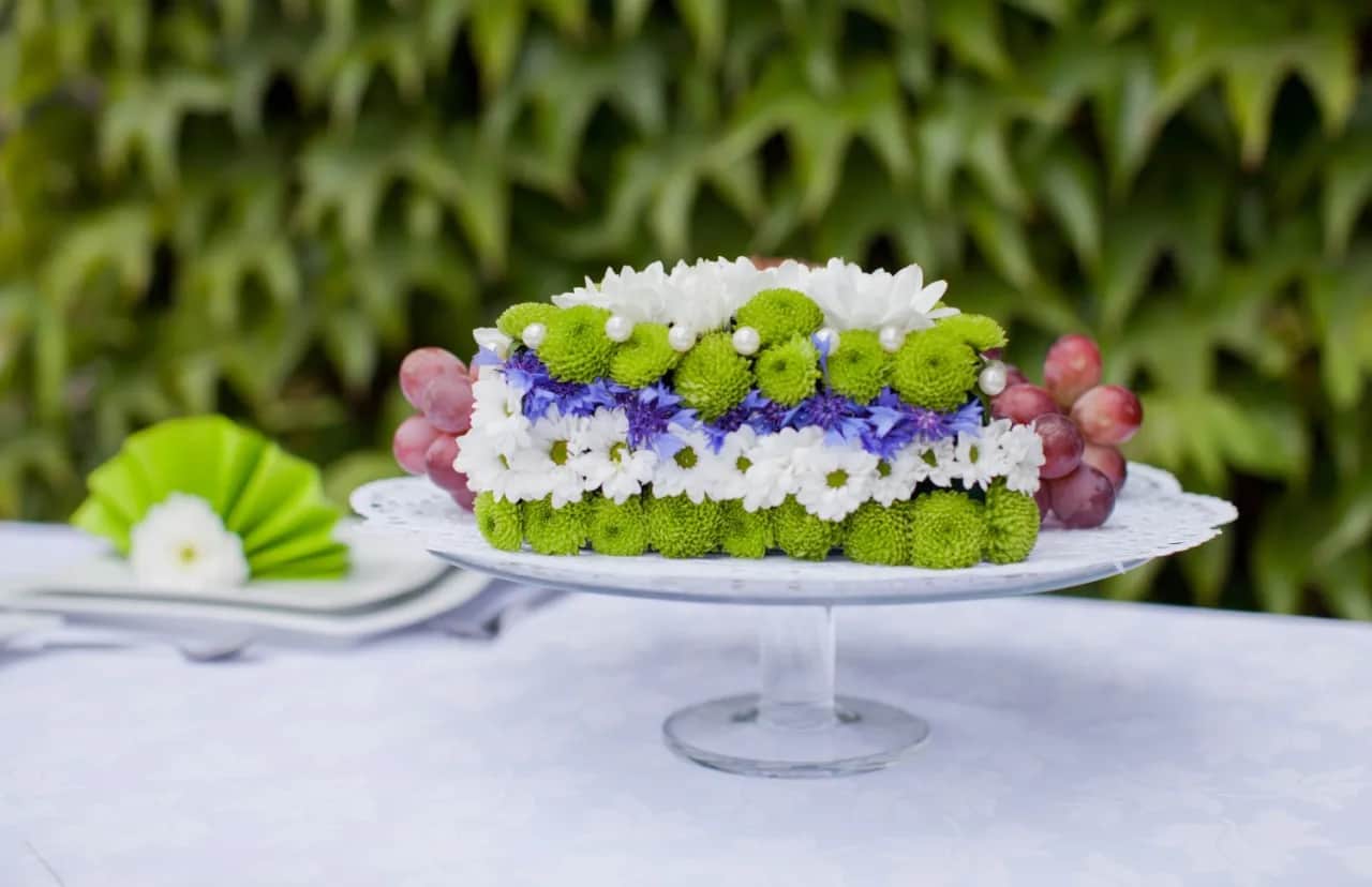 Jak zrobić bukiety na stół weselny, by zachwycić gości i zaoszczędzić