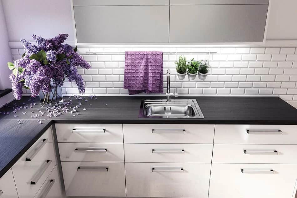 Jaki zlew do białego blatu? Odkryj idealne połączenia i style