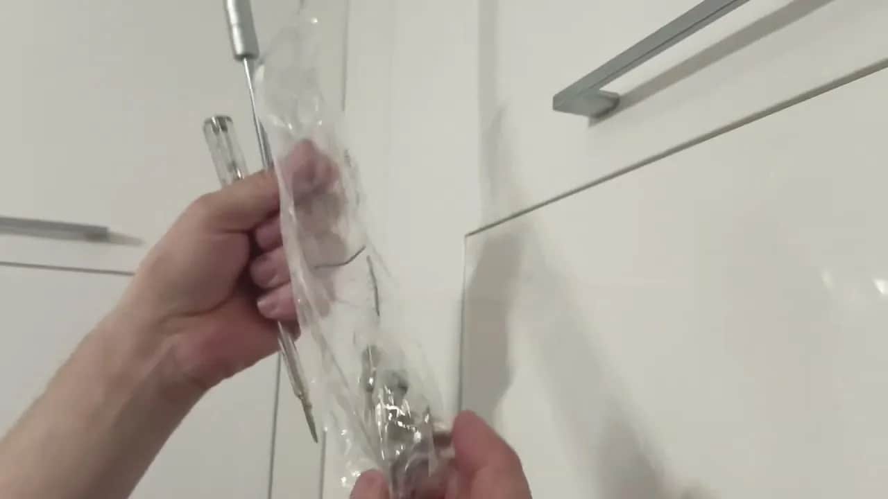 Jak zamontować teleskop do szafki - proste kroki i ważne wskazówki