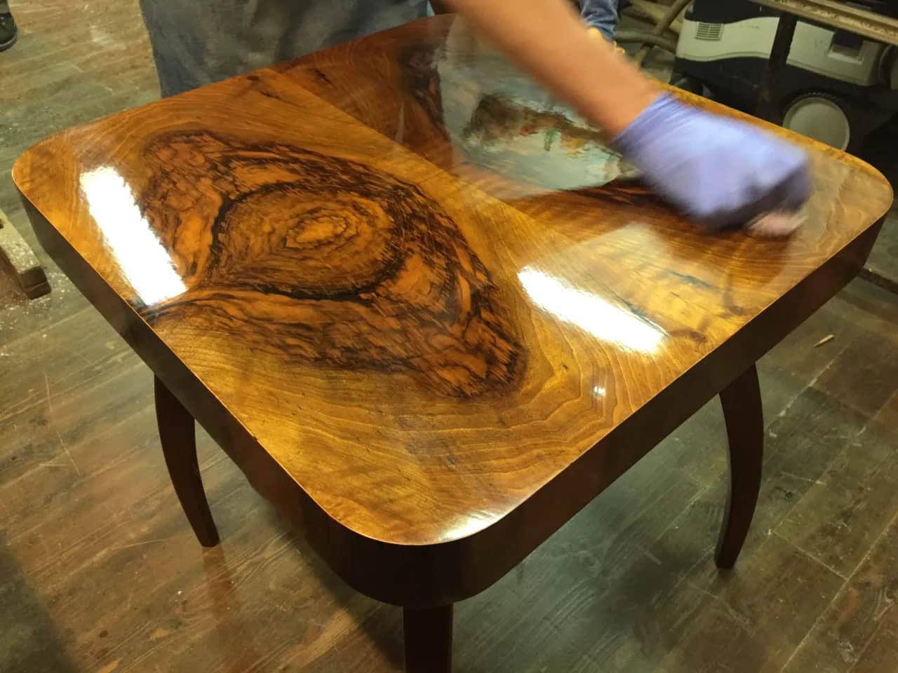 Jak pomalować stół lakierowany i uniknąć najczęstszych błędów